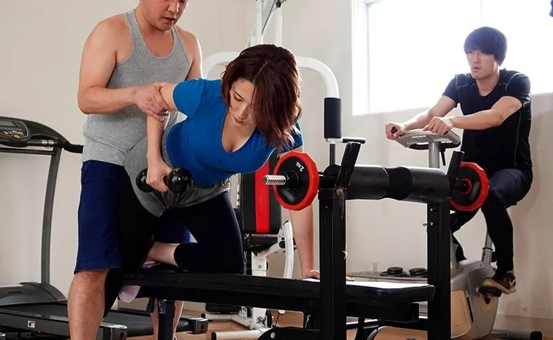 Anh xã phát hiện vợ yêu "đi ngoài" với huấn luyện viên thể hình